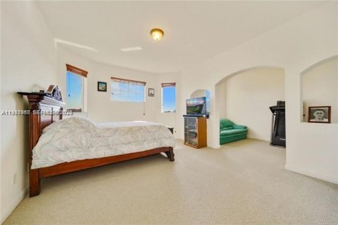 Villa ou maison à louer à Miramar, Floride: 4 chambres, 242.75 m2 № 2051245 - photo 13