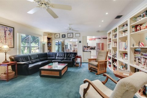 Купить виллу или дом в Плантация, Флорида 4 спальни, 272.2м2, № 1988608 - фото 13