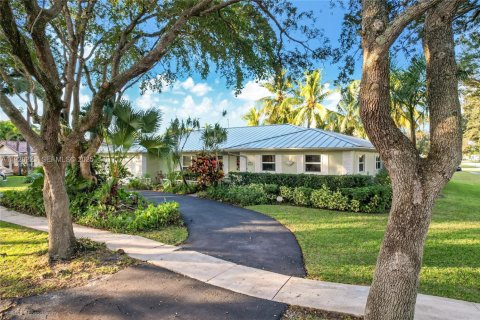 Купить виллу или дом в Плантация, Флорида 4 спальни, 272.2м2, № 1988608 - фото 3