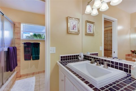 Купить виллу или дом в Плантация, Флорида 4 спальни, 272.2м2, № 1988608 - фото 19