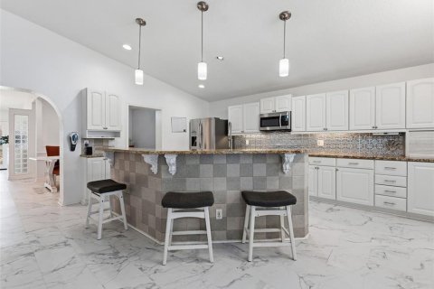 Villa ou maison à vendre à Tampa, Floride: 4 chambres, 192.87 m2 № 2151488 - photo 10