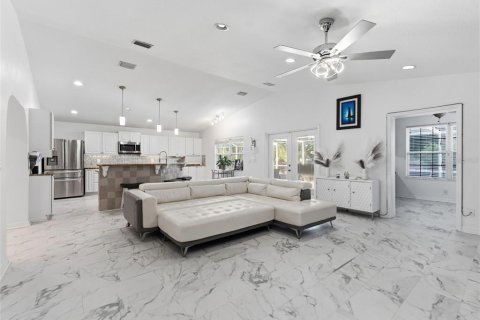 Villa ou maison à vendre à Tampa, Floride: 4 chambres, 192.87 m2 № 2151488 - photo 7