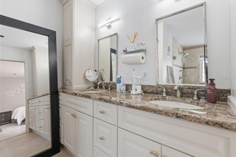 Villa ou maison à vendre à Tampa, Floride: 4 chambres, 192.87 m2 № 2151488 - photo 19