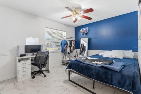 Villa ou maison à vendre à Tampa, Floride: 4 chambres, 192.87 m2 № 2151488 - photo 23