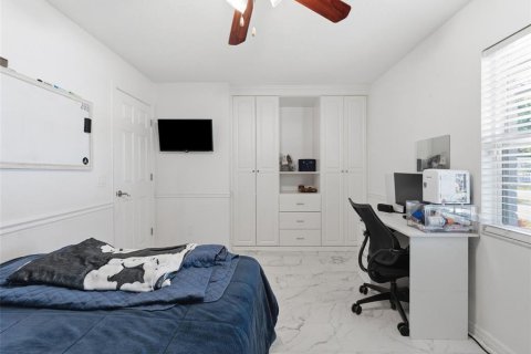 Villa ou maison à vendre à Tampa, Floride: 4 chambres, 192.87 m2 № 2151488 - photo 24