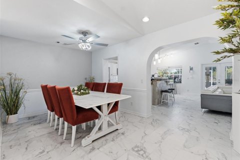 Villa ou maison à vendre à Tampa, Floride: 4 chambres, 192.87 m2 № 2151488 - photo 14