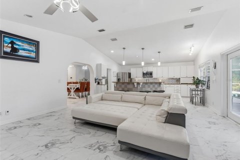 Villa ou maison à vendre à Tampa, Floride: 4 chambres, 192.87 m2 № 2151488 - photo 8