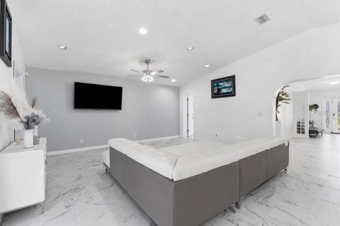 Villa ou maison à vendre à Tampa, Floride: 4 chambres, 192.87 m2 № 2151488 - photo 6