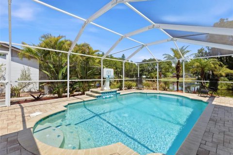 Villa ou maison à vendre à Tampa, Floride: 4 chambres, 192.87 m2 № 2151488 - photo 4