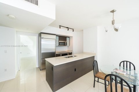 Condo in Miami, Florida, 2 bedrooms  № 1868816 - photo 19