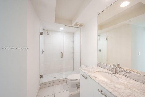 Condo in Miami, Florida, 2 bedrooms  № 1868816 - photo 10