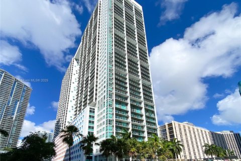 Condo in Miami, Florida, 2 bedrooms  № 1868816 - photo 1