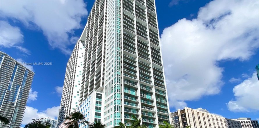 Condo in Miami, Florida, 2 bedrooms  № 1868816