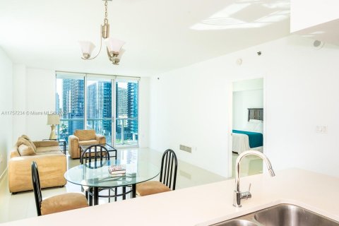 Condo in Miami, Florida, 2 bedrooms  № 1868816 - photo 25