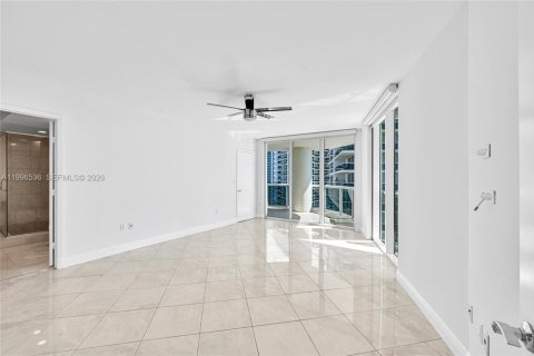 Condo in Hallandale Beach, Florida, 2 bedrooms № 2145806 - photo 18