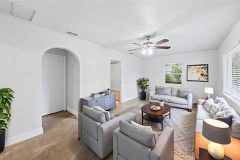 Casa en venta en Longwood, Florida, 3 dormitorios, 124.86 m2 № 2215152 - foto 6