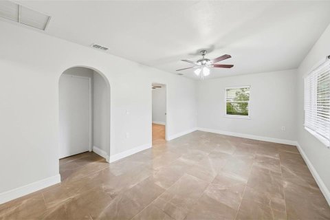 Casa en venta en Longwood, Florida, 3 dormitorios, 124.86 m2 № 2215152 - foto 5