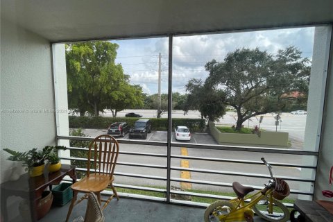 Condo in Sunrise, Florida, 2 bedrooms  № 1695143 - photo 4