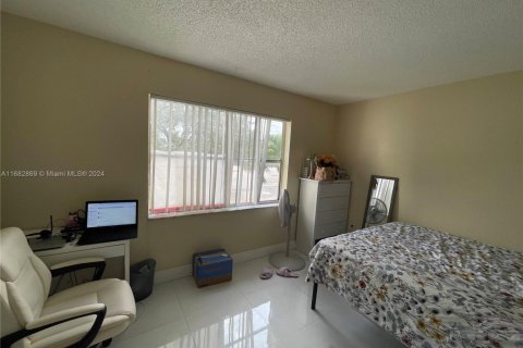 Condo in Sunrise, Florida, 2 bedrooms  № 1695143 - photo 9