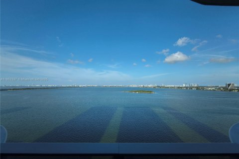 Condominio en venta en Miami, Florida, 2 dormitorios, 145.95 m2 № 1859228 - foto 22