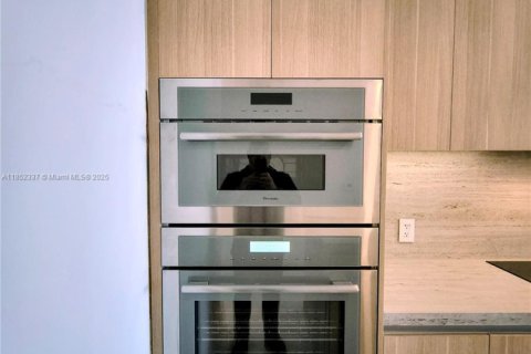 Condominio en venta en Miami, Florida, 2 dormitorios, 145.95 m2 № 1859228 - foto 11
