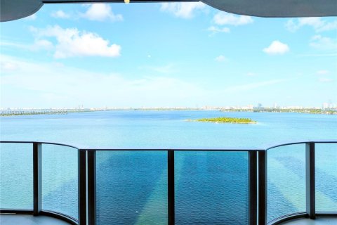 Condominio en venta en Miami, Florida, 2 dormitorios, 145.95 m2 № 1859228 - foto 1