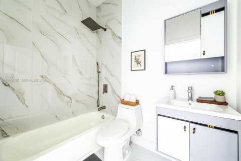 Купить виллу или дом в Хомстед, Флорида 4 спальни, № 2023971 - фото 16