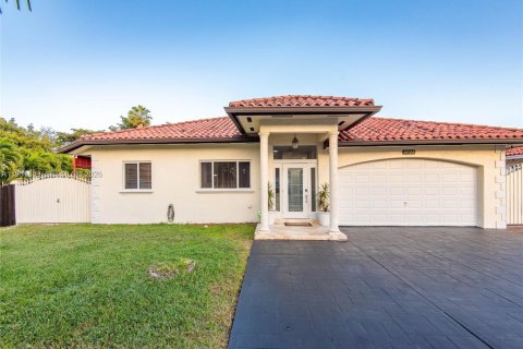 Villa ou maison à vendre à Cutler Bay, Floride: 5 chambres, 198.16 m2 № 1999337 - photo 4
