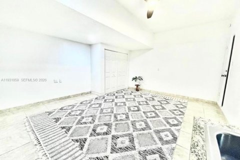 Villa ou maison à vendre à Cutler Bay, Floride: 5 chambres, 198.16 m2 № 1999337 - photo 27