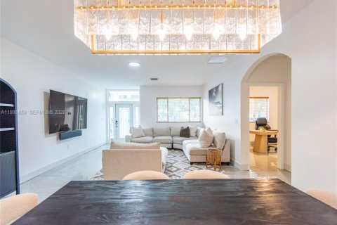 Villa ou maison à vendre à Cutler Bay, Floride: 5 chambres, 198.16 m2 № 1999337 - photo 14