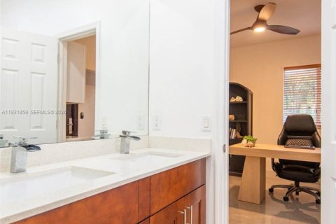 Villa ou maison à vendre à Cutler Bay, Floride: 5 chambres, 198.16 m2 № 1999337 - photo 23