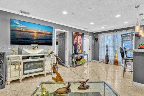 House in Miami Gardens, Florida 3 bedrooms, 134.71 sq.m. № 2076017 - photo 7