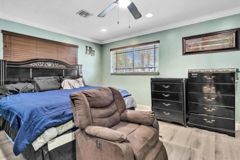 House in Miami Gardens, Florida 3 bedrooms, 134.71 sq.m. № 2076017 - photo 14