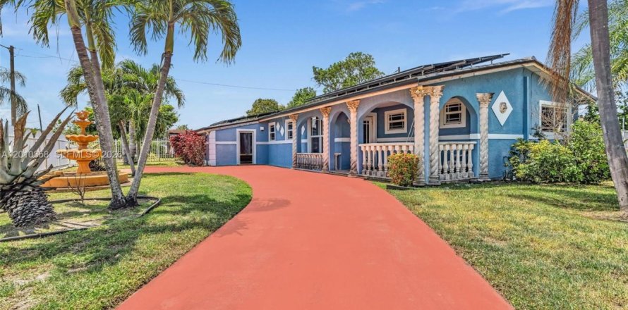 House in Miami Gardens, Florida 3 bedrooms, 134.71 sq.m. № 2076017