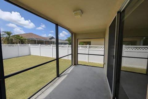 House in Wesley Chapel, Florida 3 bedrooms, 148.46 sq.m. № 2219436 - photo 17