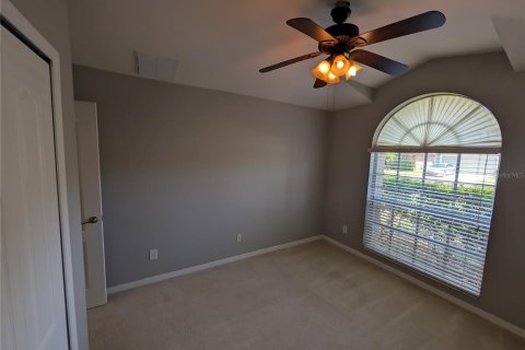 House in Wesley Chapel, Florida 3 bedrooms, 148.46 sq.m. № 2219436 - photo 11