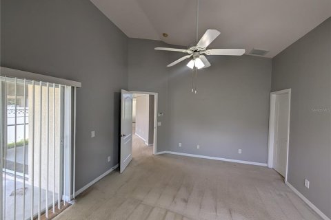 House in Wesley Chapel, Florida 3 bedrooms, 148.46 sq.m. № 2219436 - photo 10
