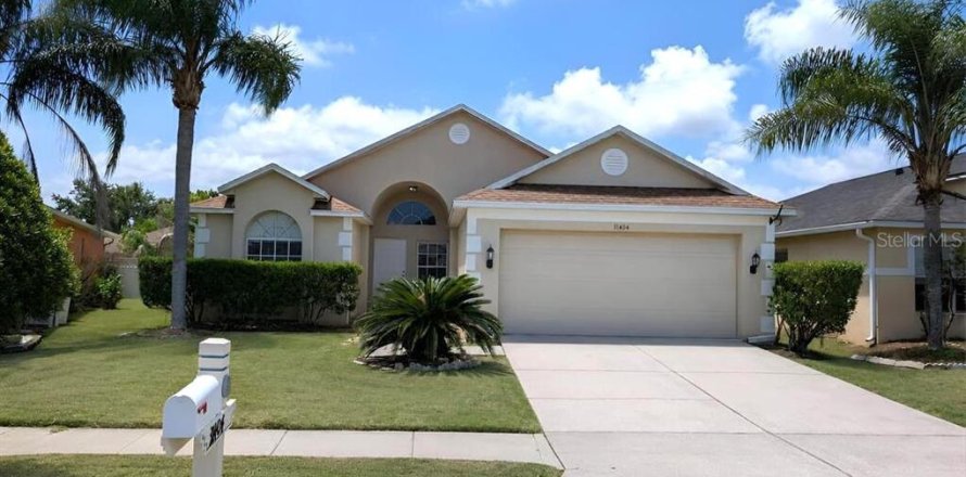 House in Wesley Chapel, Florida 3 bedrooms, 148.46 sq.m. № 2219436