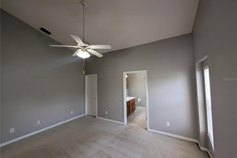 House in Wesley Chapel, Florida 3 bedrooms, 148.46 sq.m. № 2219436 - photo 9