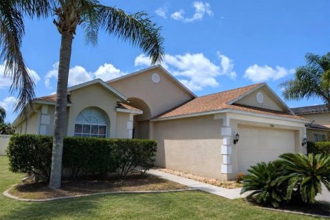 House in Wesley Chapel, Florida 3 bedrooms, 148.46 sq.m. № 2219436 - photo 2