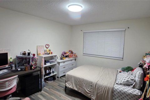 House in Coral Springs, Florida 4 bedrooms, 243.59 sq.m. № 1971997 - photo 22