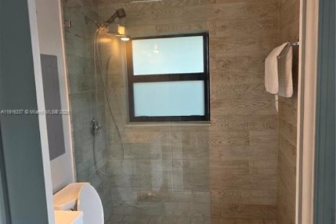 House in Coral Springs, Florida 4 bedrooms, 243.59 sq.m. № 1971997 - photo 18