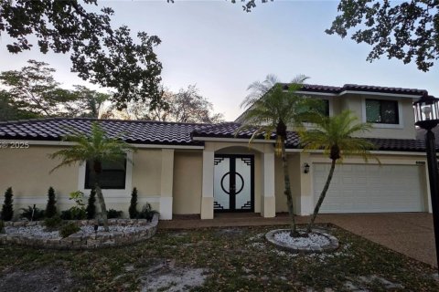 House in Coral Springs, Florida 4 bedrooms, 243.59 sq.m. № 1971997 - photo 1