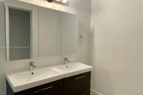 Снять в аренду кондоминиум в Авентура, Флорида 3 спальни, 106.19м2, № 2058871 - фото 13