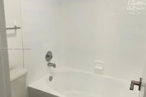 Снять в аренду кондоминиум в Авентура, Флорида 3 спальни, 106.19м2, № 2058871 - фото 12