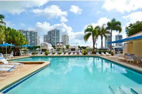 Снять в аренду кондоминиум в Авентура, Флорида 3 спальни, 106.19м2, № 2058871 - фото 19