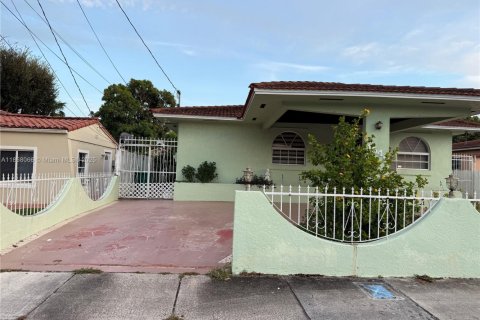 House in Miami, Florida 5 bedrooms, 195.09 sq.m. № 1882044 - photo 18