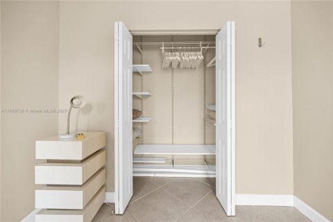 Copropriété à vendre à Miami Beach, Floride: 2 chambres, 64.2 m2 № 1941939 - photo 15