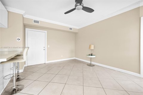Copropriété à vendre à Miami Beach, Floride: 2 chambres, 64.2 m2 № 1941939 - photo 4