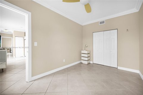 Copropriété à vendre à Miami Beach, Floride: 2 chambres, 64.2 m2 № 1941939 - photo 16